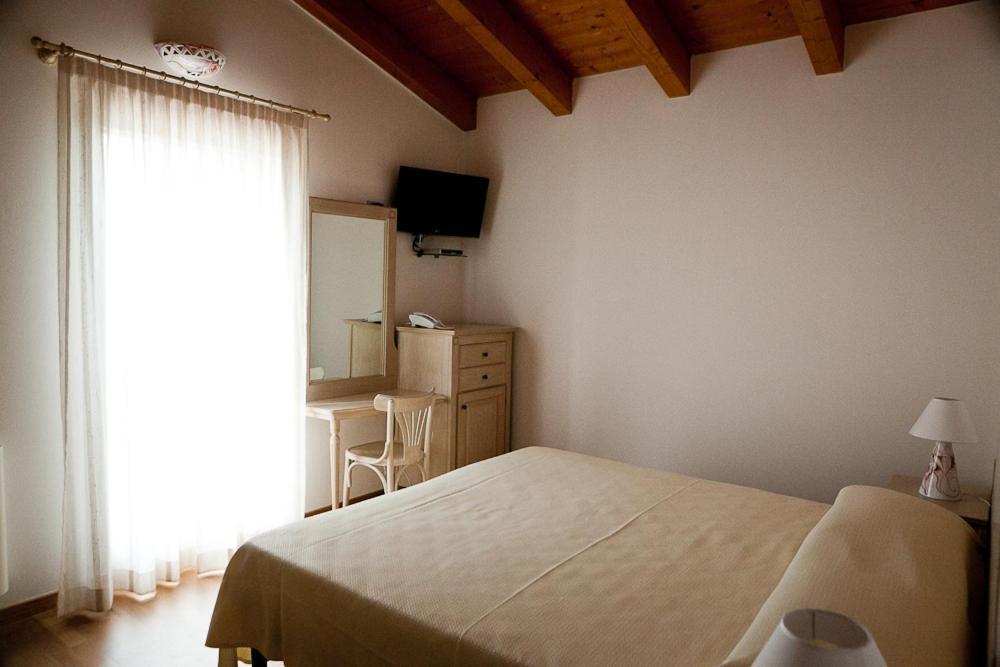 Ladino Room & Breakfast Ferrara Kamer foto