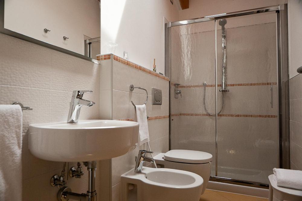 Ladino Room & Breakfast Ferrara Kamer foto